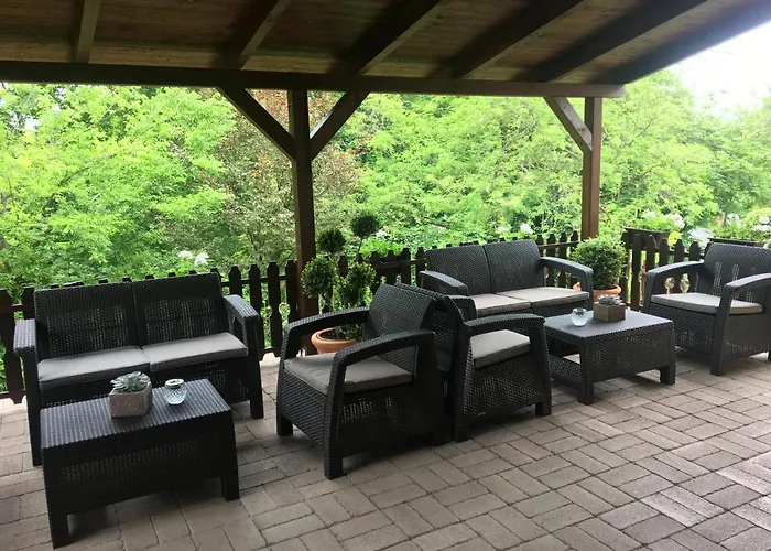 Bed & Breakfast B11 *